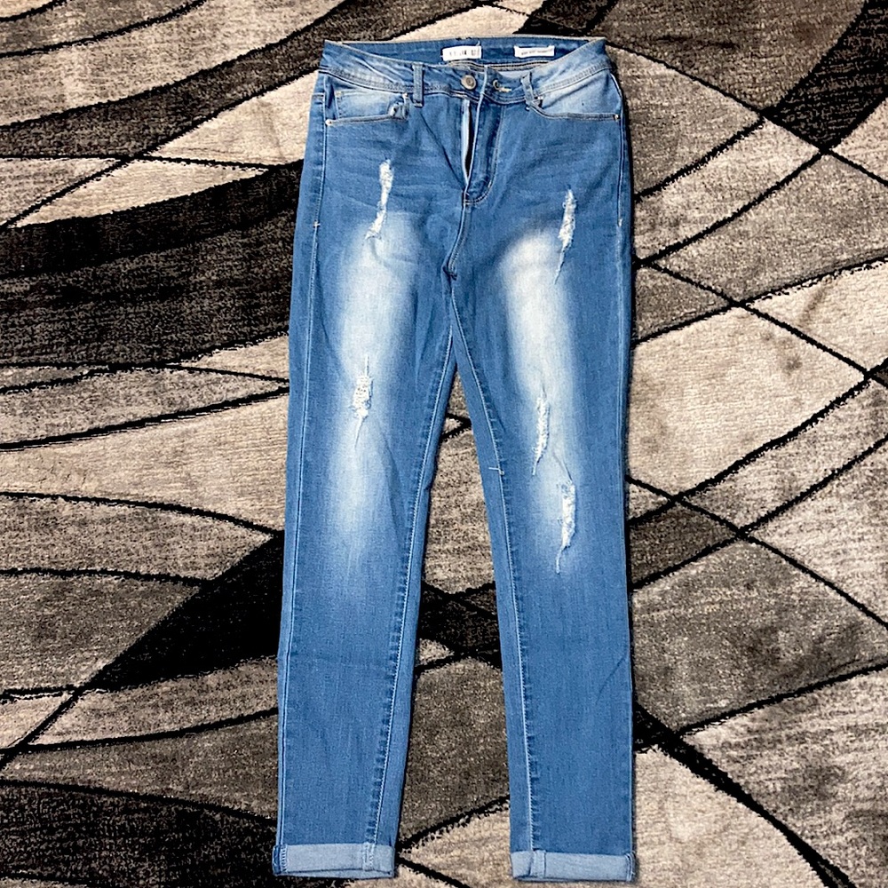 Fashion nova high rise blue jeans